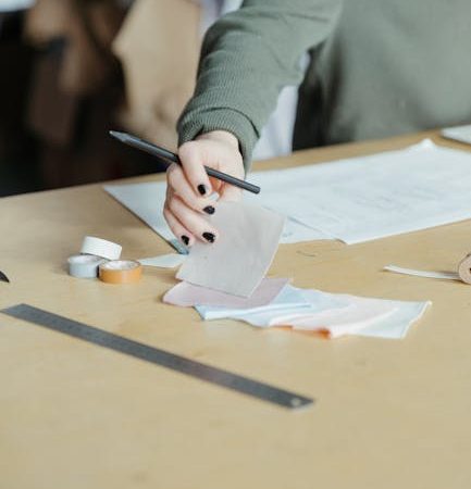 Вязание подушки-игрушки крючком из плюшевой пряжи для начинающих пошагово