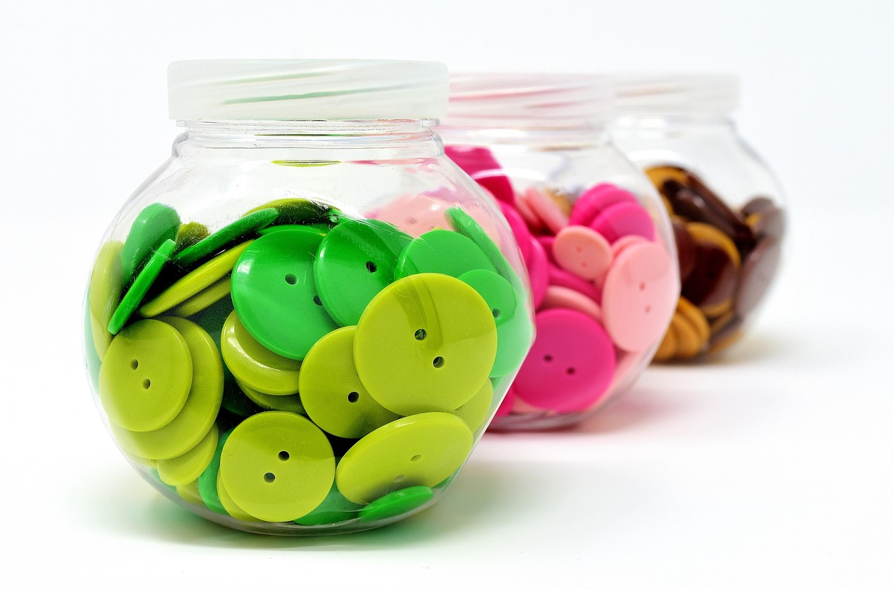 Новогодние игрушки из атласных лент своими руками